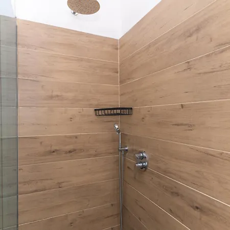 Rosa Sul Mare Όλμπια