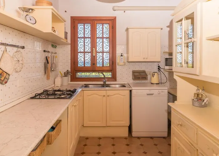 Rosa Sul Mare أولبيا