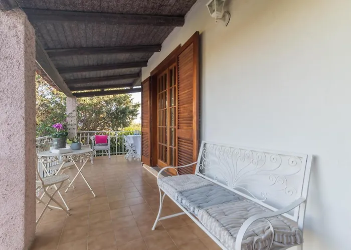 Rosa Sul Mare * أولبيا